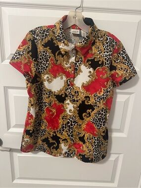 Chico's Short Sleeve Button-Down Shirt in Red Black White with Gold Scroll Print